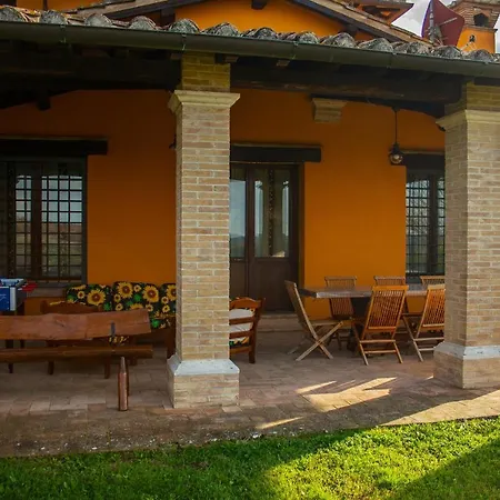 Villa Spacious With Private Pool In Montecampano Mountain View *